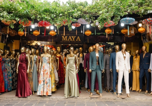 The 24–48 Hour Tailoring Process Explained — What Really Happens Behind the Scenes at a Tailor in Hoi An